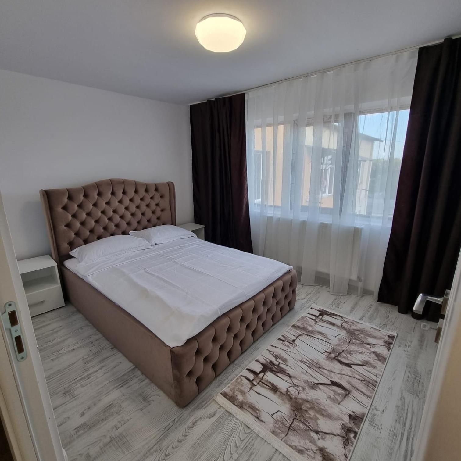 Lovely 2 Bedrooms Flat Cornelia- Central Corabia Exterior photo